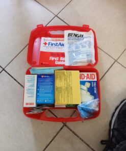 Johnson & Johnson All-Purpose Portable Compact First Aid Kit for Minor Cuts, Scrapes, Sprains & Burns, Ideal for Home, Car, Travel and Outdoor Emergencies, 140 Pieces Original Version 140 Piece Set 50 C1S AkXv3CS