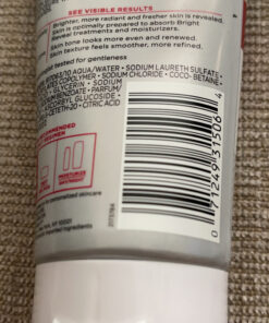 L'Oreal Paris Skincare Revitalift Bright Reveal Facial Cleanser with Glycolic Acid, Anti-Aging Daily Face Cleanser to Exfoliate Dullness and Brighten Skin, 5 Fl Oz (Pack of 1) 5 Fl Oz (Pack of 1) 41 C1dwNn4be3S