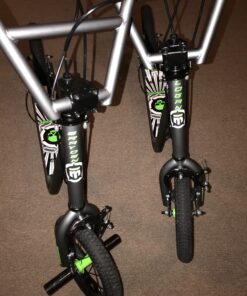 Mongoose Expo Youth Kick Scooter, Suggested for Riders with Ages 6 to 9 Years Old, Max. Weight of 175 lbs., Front and Rear Caliper Brakes, Rear Axle Pegs, 12-Inch Inflatable Wheels Green/Grey 35 C1f0pWTw94S