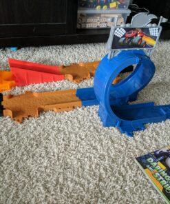 Fisher-Price Nickelodeon Blaze and the Monster Machines Monster Dome racetrack playset with stunt track and character trucks for preschool kids 43 C1yKvjyxCAS