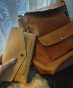 Obenauf's Leather Oil - Leather Conditioner - Restore and Protect Leather Boots, Jackets, Purses as Well as Car Leather, Leather Furniture and Much More - Made in The USA (8oz with Applicator) 8 Fluid-oz 30 C1yUGRQZTS